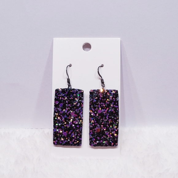 Earrings - Picture 1 of 3